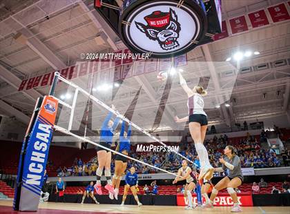 Thumbnail 1 in McMichael vs Seaforth (NCHSAA 2A Final) photogallery.