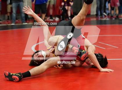 Thumbnail 3 in Woodrow Wilson vs Santa Paula (CIF Southern Section Wrestling Championships) photogallery.