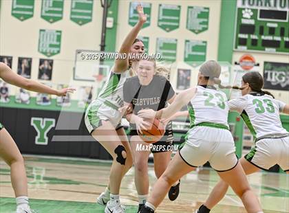 Thumbnail 3 in Shelbyville @ Yorktown photogallery.