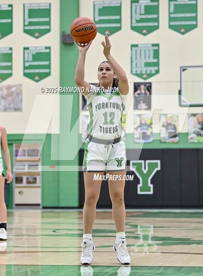 Thumbnail 1 in Shelbyville @ Yorktown photogallery.