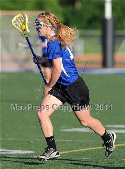 Thumbnail 2 in Glastonbury @ Staples (CIAC Class L Quarterfinal) photogallery.