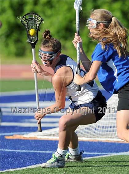 Thumbnail 3 in Glastonbury @ Staples (CIAC Class L Quarterfinal) photogallery.