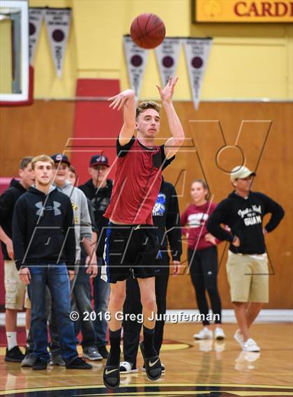 Thumbnail 3 in Middletown vs. Cardinal Newman (CIF NCS D4 Playoff) photogallery.