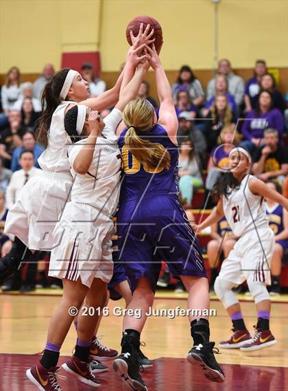 Thumbnail 2 in Middletown vs. Cardinal Newman (CIF NCS D4 Playoff) photogallery.