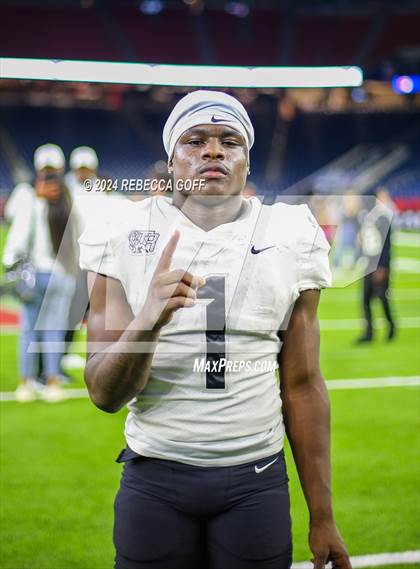 Thumbnail 2 in Iowa Colony vs. Richmond Randle (UIL 5A-DII Football Quarterfinal) photogallery.