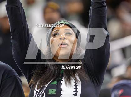 Thumbnail 3 in Iowa Colony vs. Richmond Randle (UIL 5A-DII Football Quarterfinal) photogallery.