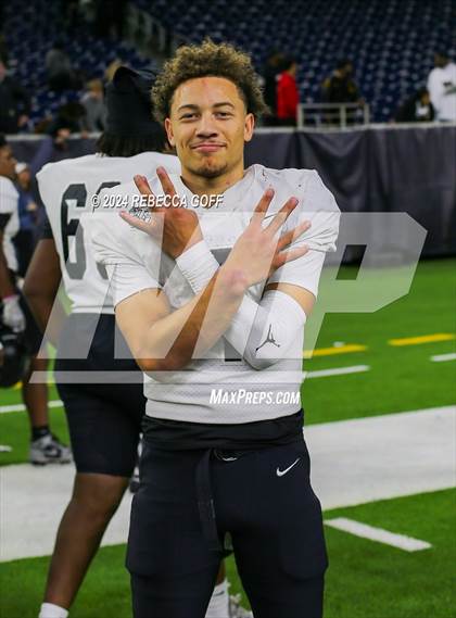 Thumbnail 3 in Iowa Colony vs. Richmond Randle (UIL 5A-DII Football Quarterfinal) photogallery.