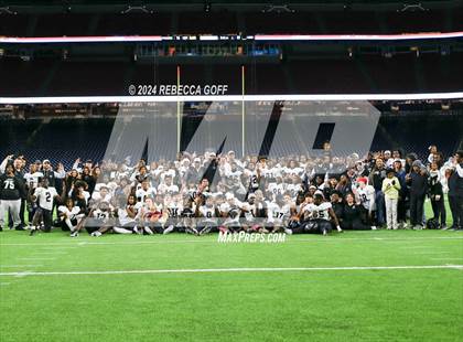 Thumbnail 3 in Iowa Colony vs. Richmond Randle (UIL 5A-DII Football Quarterfinal) photogallery.