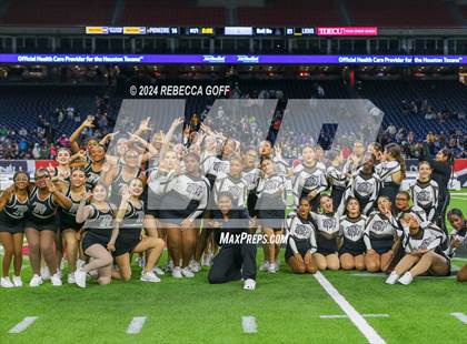 Thumbnail 2 in Iowa Colony vs. Richmond Randle (UIL 5A-DII Football Quarterfinal) photogallery.