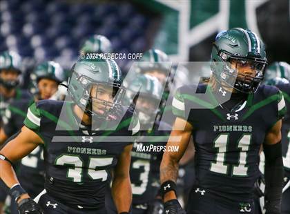 Thumbnail 1 in Iowa Colony vs. Richmond Randle (UIL 5A-DII Football Quarterfinal) photogallery.