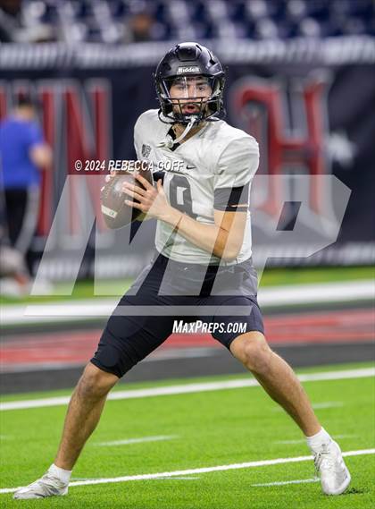 Thumbnail 2 in Iowa Colony vs. Richmond Randle (UIL 5A-DII Football Quarterfinal) photogallery.