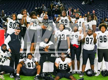 Thumbnail 3 in Iowa Colony vs. Richmond Randle (UIL 5A-DII Football Quarterfinal) photogallery.