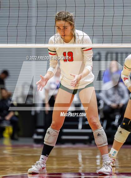 Thumbnail 3 in The Woodlands vs. Dripping Springs (UIL 6A Semifinal) photogallery.