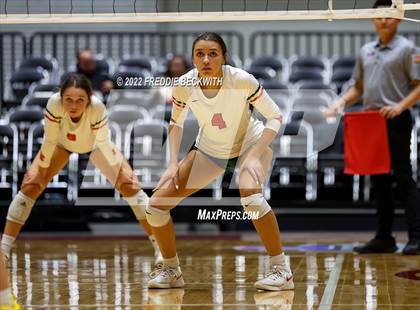 Thumbnail 2 in The Woodlands vs. Dripping Springs (UIL 6A Semifinal) photogallery.
