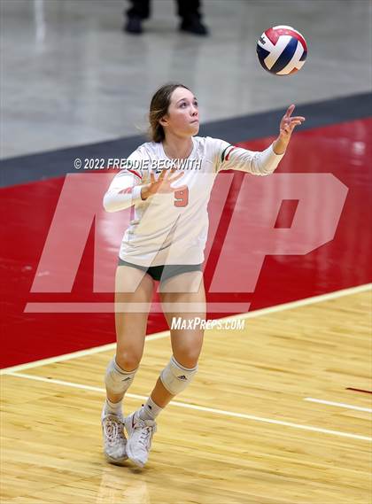 Thumbnail 2 in The Woodlands vs. Dripping Springs (UIL 6A Semifinal) photogallery.