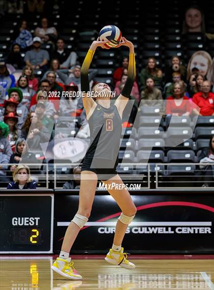 Thumbnail 2 in The Woodlands vs. Dripping Springs (UIL 6A Semifinal) photogallery.