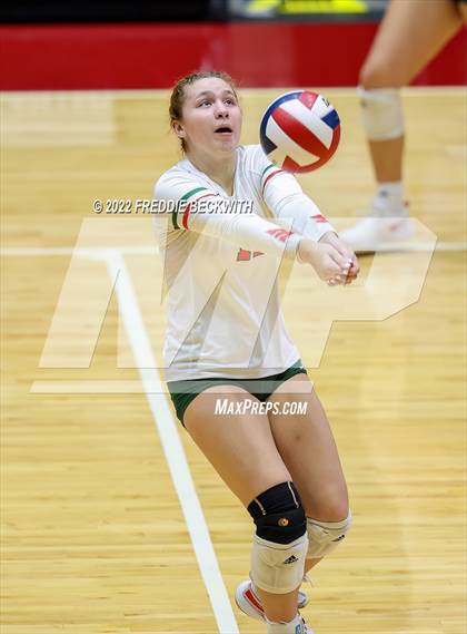 Thumbnail 1 in The Woodlands vs. Dripping Springs (UIL 6A Semifinal) photogallery.