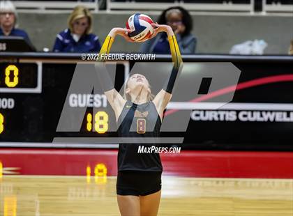 Thumbnail 3 in The Woodlands vs. Dripping Springs (UIL 6A Semifinal) photogallery.
