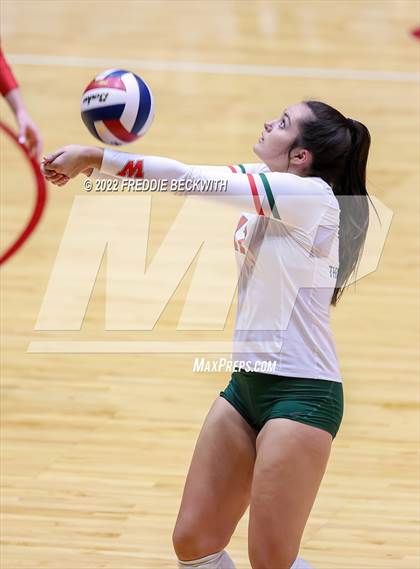 Thumbnail 2 in The Woodlands vs. Dripping Springs (UIL 6A Semifinal) photogallery.