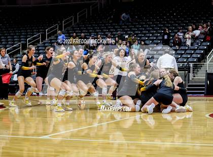Thumbnail 1 in The Woodlands vs. Dripping Springs (UIL 6A Semifinal) photogallery.