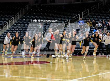 Thumbnail 2 in The Woodlands vs. Dripping Springs (UIL 6A Semifinal) photogallery.