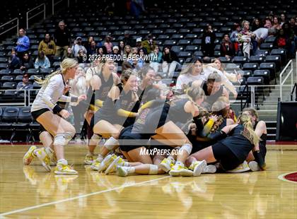 Thumbnail 1 in The Woodlands vs. Dripping Springs (UIL 6A Semifinal) photogallery.