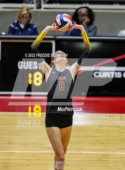 Thumbnail 2 in The Woodlands vs. Dripping Springs (UIL 6A Semifinal) photogallery.