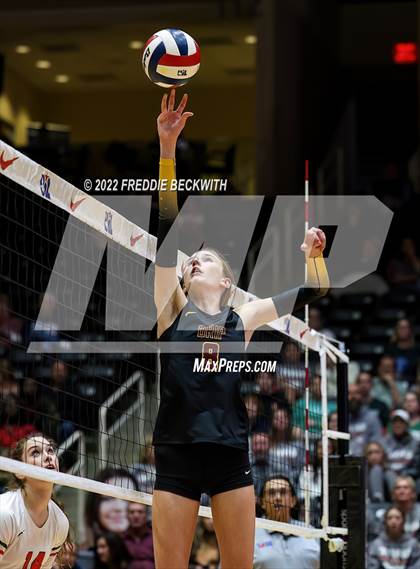 Thumbnail 2 in The Woodlands vs. Dripping Springs (UIL 6A Semifinal) photogallery.