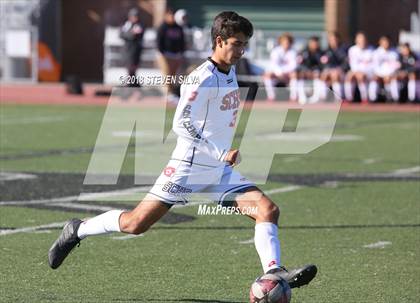 Thumbnail 2 in San Clemente vs. Torrey Pines (24th Annual SoCal Soccer Classic) photogallery.
