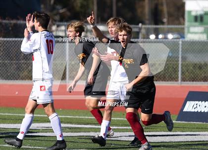 Thumbnail 2 in San Clemente vs. Torrey Pines (24th Annual SoCal Soccer Classic) photogallery.