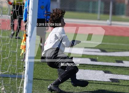 Thumbnail 2 in San Clemente vs. Torrey Pines (24th Annual SoCal Soccer Classic) photogallery.