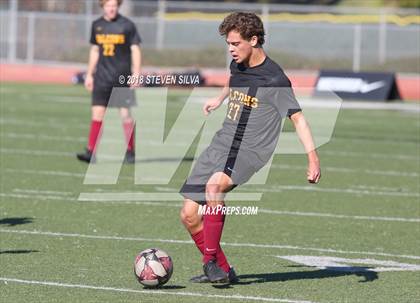 Thumbnail 2 in San Clemente vs. Torrey Pines (24th Annual SoCal Soccer Classic) photogallery.