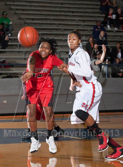 Thumbnail 2 in Marcus vs MacArthur (UIL 5A Region1 Bi-District Playoff) photogallery.