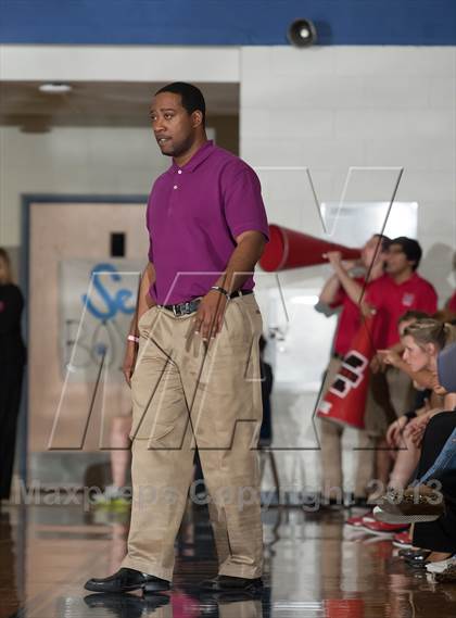 Thumbnail 2 in Marcus vs MacArthur (UIL 5A Region1 Bi-District Playoff) photogallery.