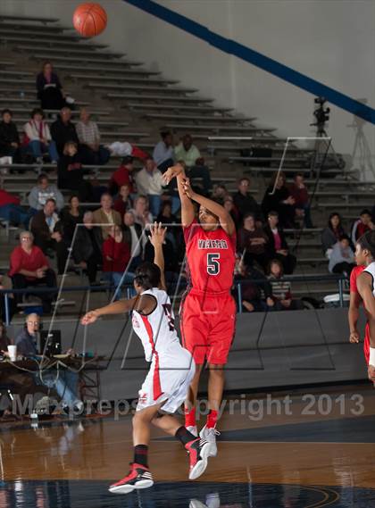 Thumbnail 3 in Marcus vs MacArthur (UIL 5A Region1 Bi-District Playoff) photogallery.