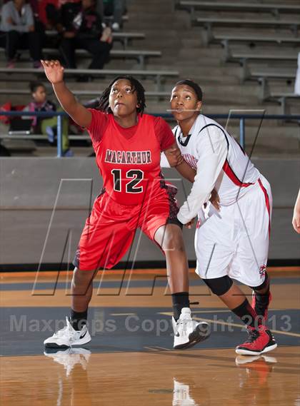 Thumbnail 1 in Marcus vs MacArthur (UIL 5A Region1 Bi-District Playoff) photogallery.