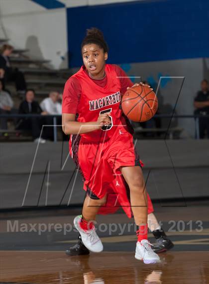 Thumbnail 1 in Marcus vs MacArthur (UIL 5A Region1 Bi-District Playoff) photogallery.