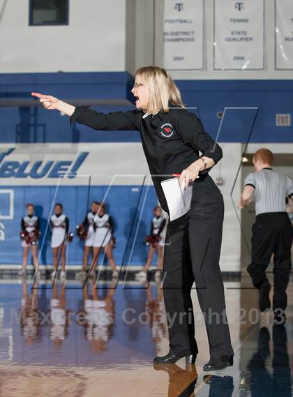 Thumbnail 3 in Marcus vs MacArthur (UIL 5A Region1 Bi-District Playoff) photogallery.