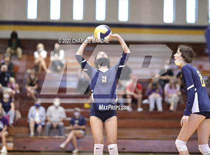 Thumbnail 3 in Cape Fear vs Terry Sanford photogallery.
