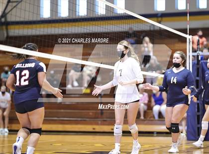 Thumbnail 2 in Cape Fear vs Terry Sanford photogallery.