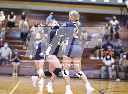 Thumbnail 2 in Cape Fear vs Terry Sanford photogallery.