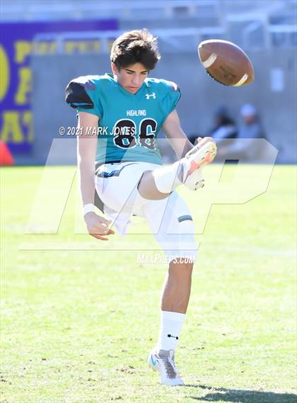 Thumbnail 2 in Chaparral vs. Highland (AIA 6A Final) photogallery.