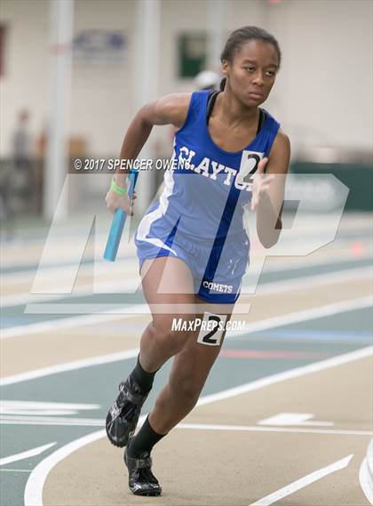 Thumbnail 2 in NC Runners Holiday Invitational photogallery.