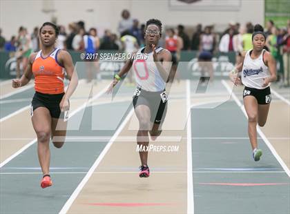 Thumbnail 2 in NC Runners Holiday Invitational photogallery.