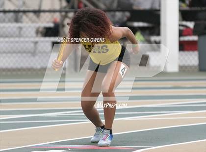 Thumbnail 2 in NC Runners Holiday Invitational photogallery.