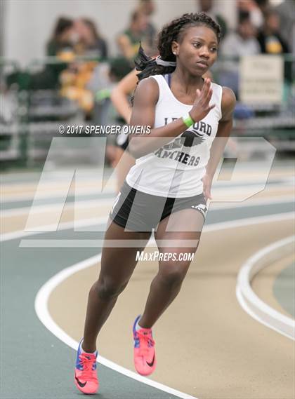 Thumbnail 1 in NC Runners Holiday Invitational photogallery.