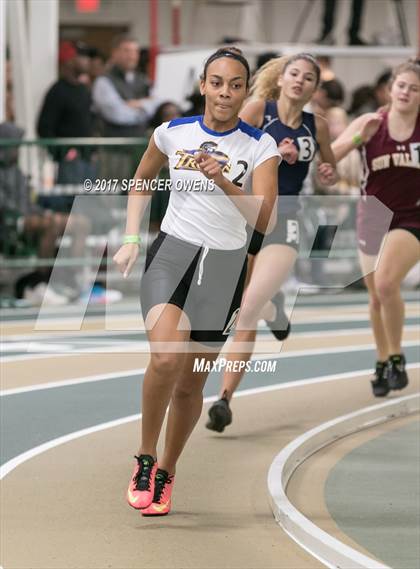 Thumbnail 1 in NC Runners Holiday Invitational photogallery.