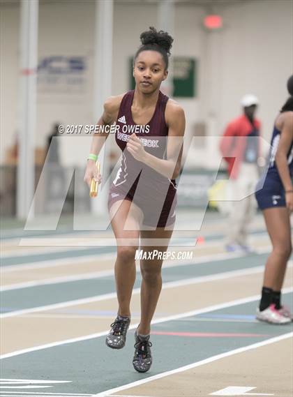 Thumbnail 1 in NC Runners Holiday Invitational photogallery.