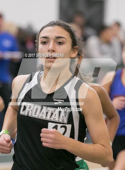 Thumbnail 2 in NC Runners Holiday Invitational photogallery.