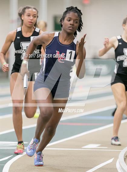 Thumbnail 3 in NC Runners Holiday Invitational photogallery.